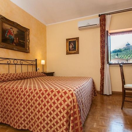 La Vecchia Fattoria Hotel Loreto Luaran gambar