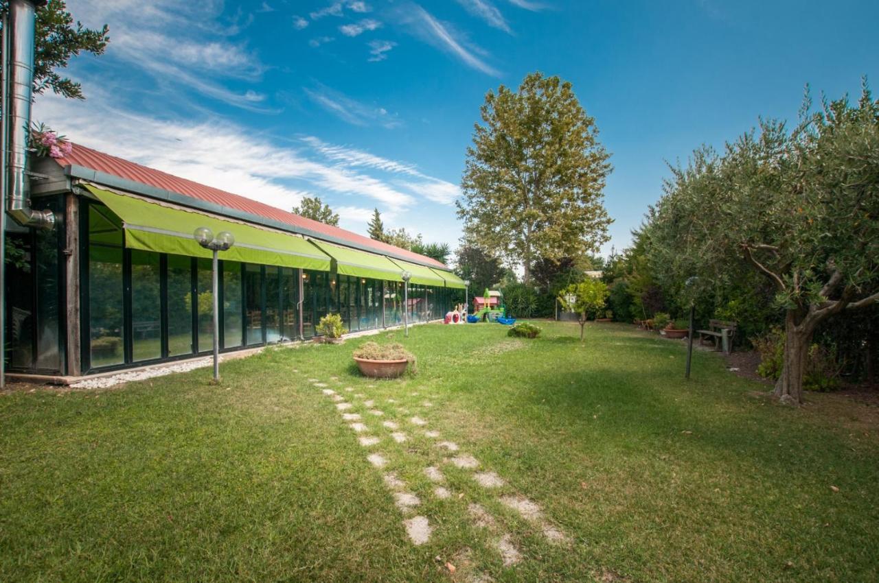 La Vecchia Fattoria Hotel Loreto Luaran gambar