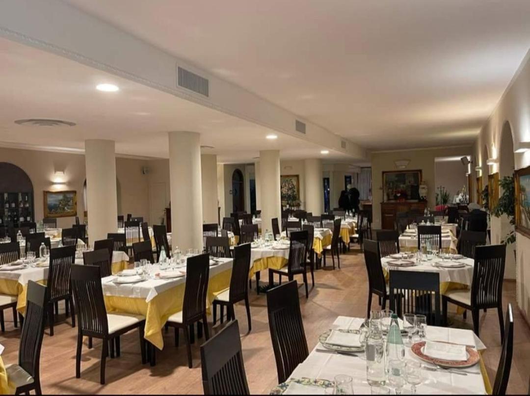 La Vecchia Fattoria Hotel Loreto Luaran gambar