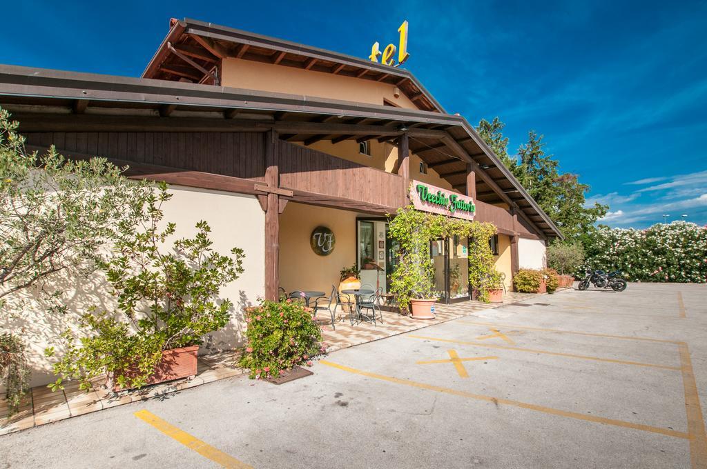 La Vecchia Fattoria Hotel Loreto Luaran gambar