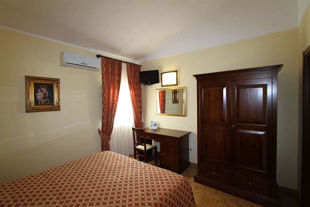 La Vecchia Fattoria Hotel Loreto Luaran gambar