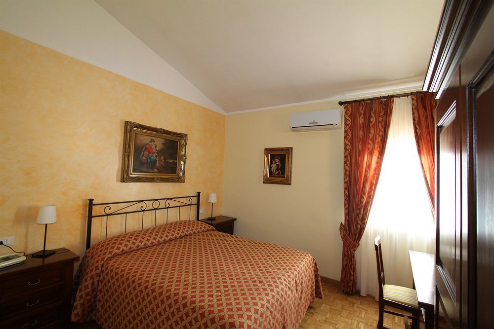 La Vecchia Fattoria Hotel Loreto Luaran gambar